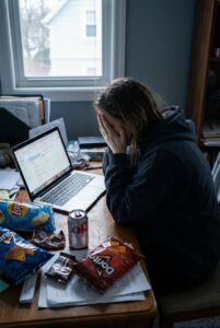 Stress Eating Triggers and Solutions: Why It Starts